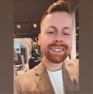 Meet your Posher, Derek